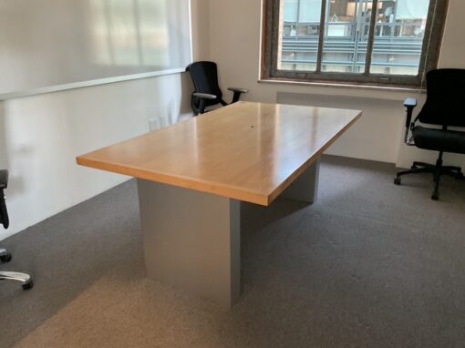 Maple top conference table - Image 2