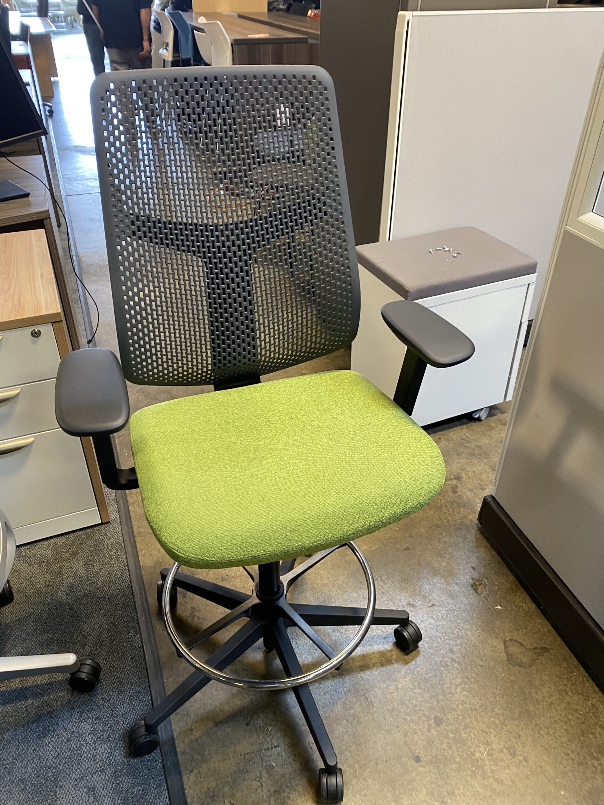 Herman Miller Verus Stool