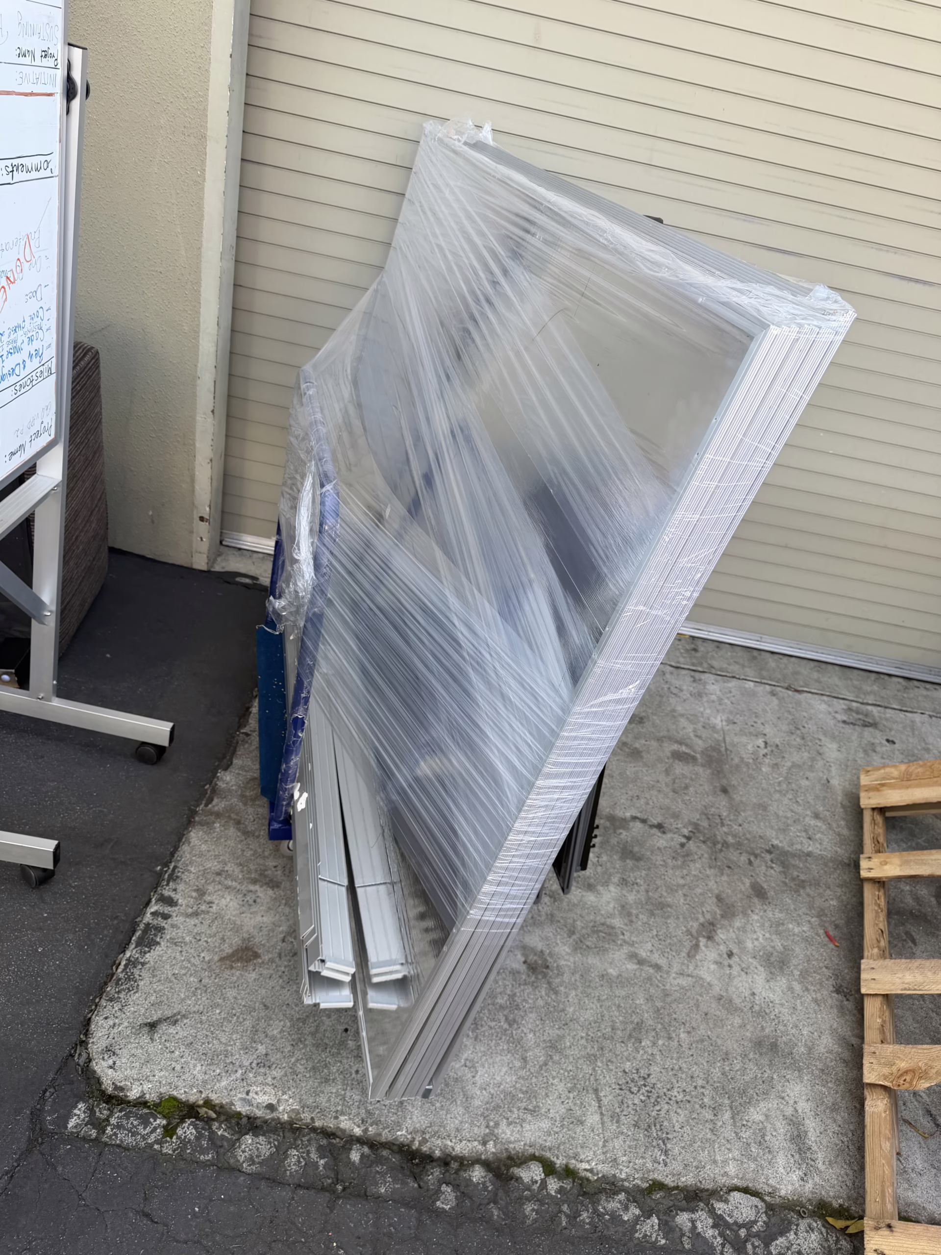 New in box Ghent 4 x 6 whiteboards