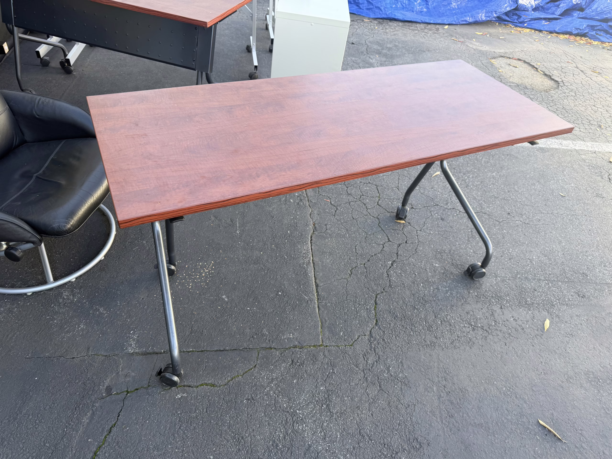 30 x 60 cherry laminate top flip top table