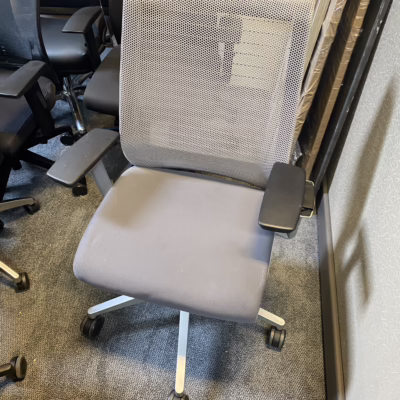 Steelcase Think v2 - light grey